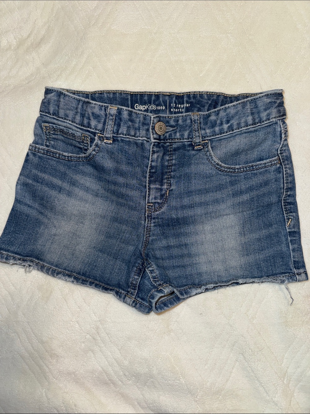 GAP Denim Cutoff Shorts in Medium Blue Wash